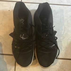 Nike Kyrie 5 ‘Black Magic’
